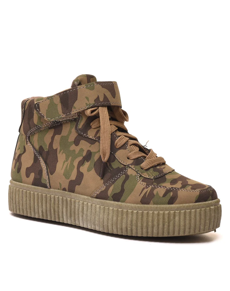 Baskets montantes à lacets en suédine camouflage