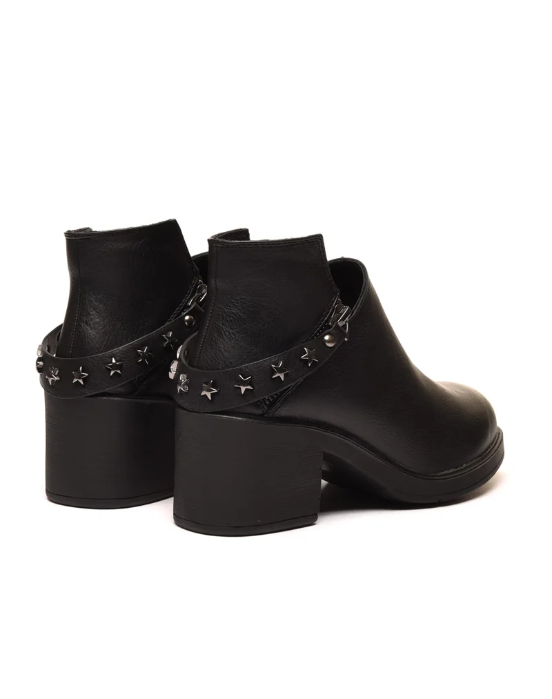Bottines noires basses ajourées par fermetures éclairs