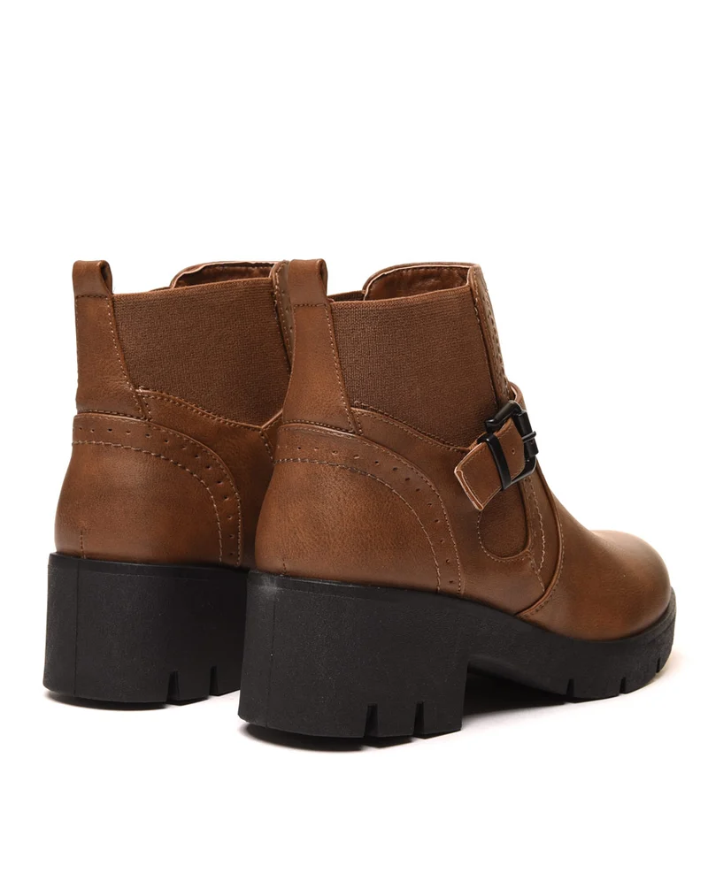 Bottines camel à détails décoratifs