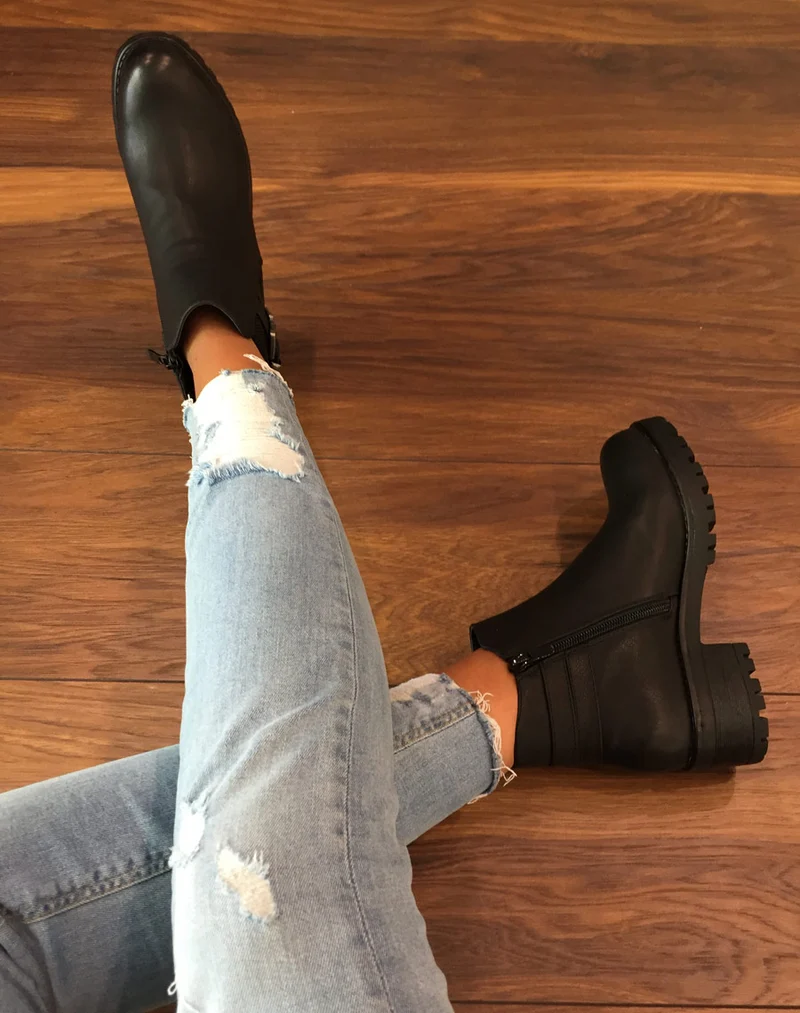 Bottines plates noires avec élastique