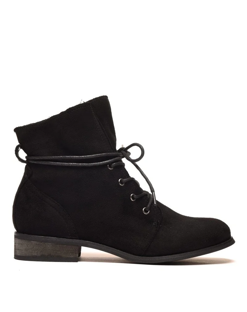 Bottines plates noires avec haut souple et lacets