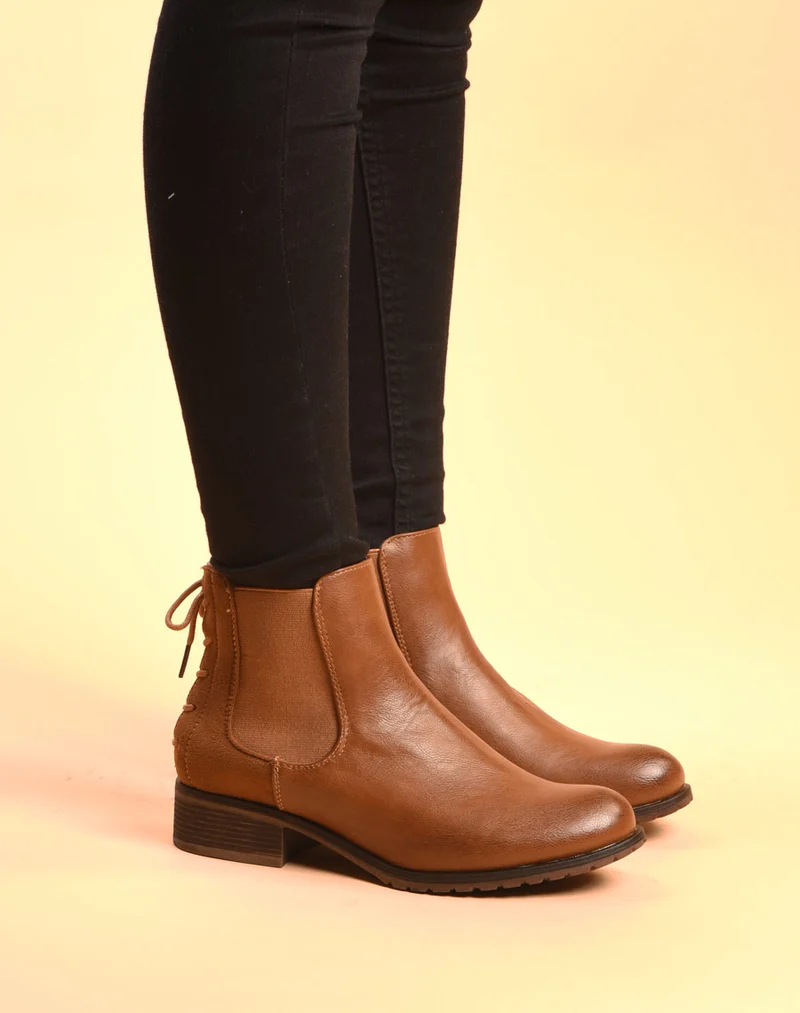 Bottines plates bi matières camel avec lacet décoratif arrière