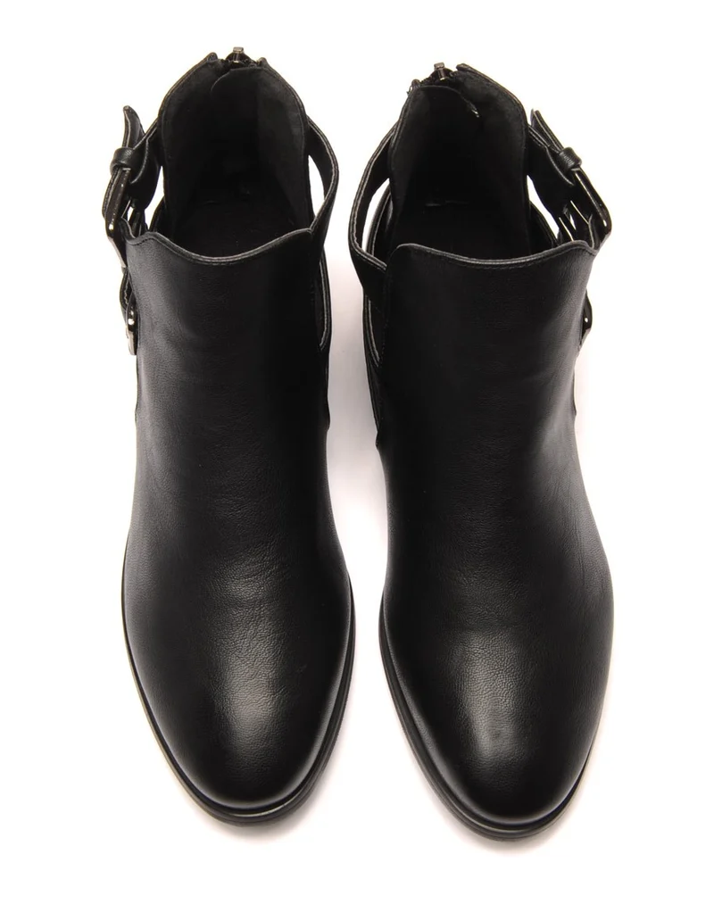 Bottine noire ajourée