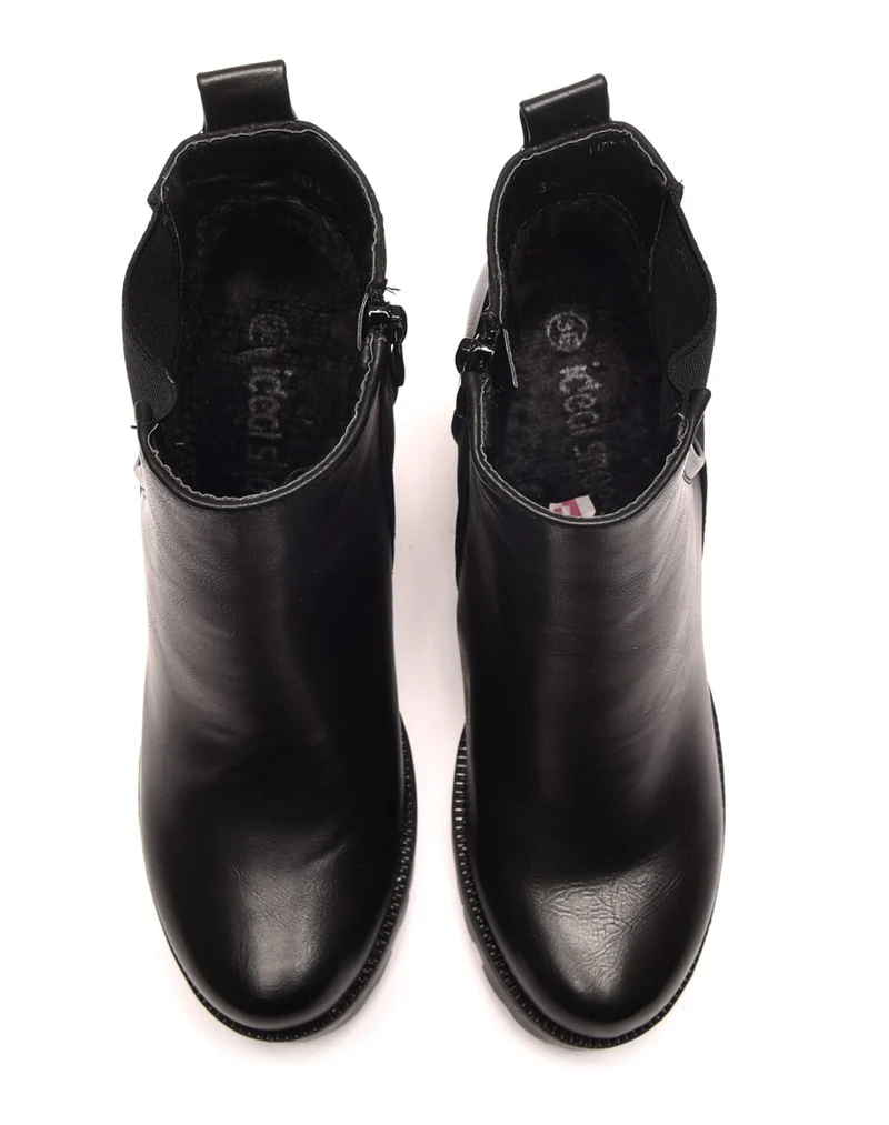 Bottines noires à talons et semelle épaisse