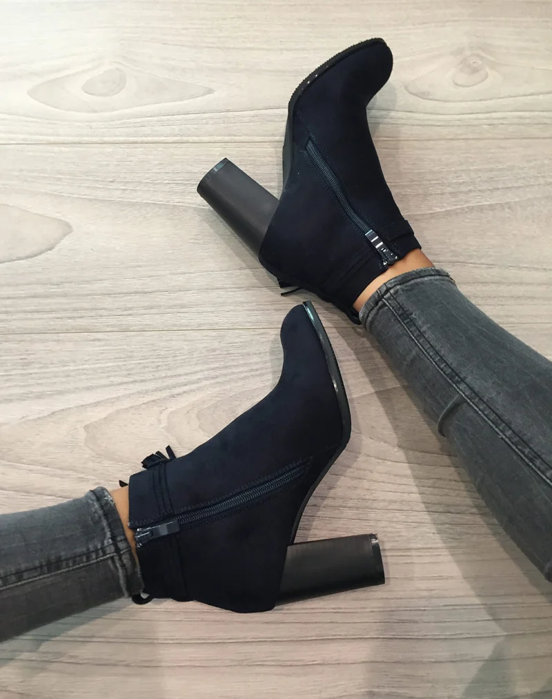 Bottines bleues marine à talons & fines lanières