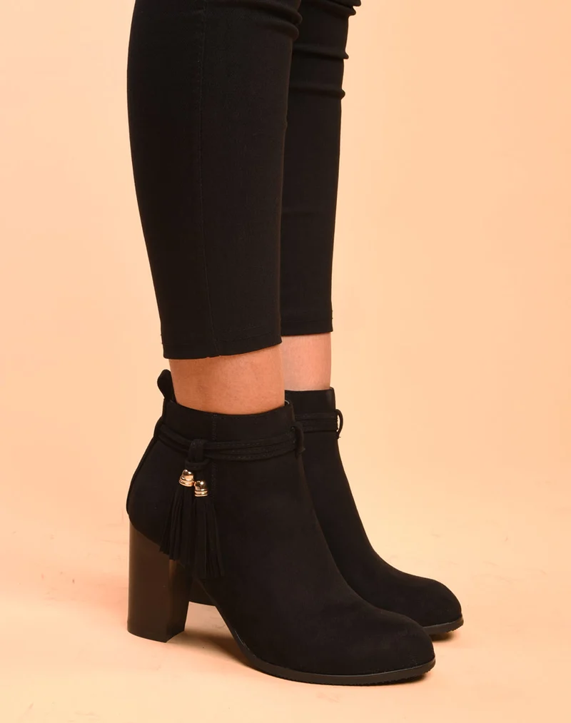 Bottines noires à talons & fines lanières