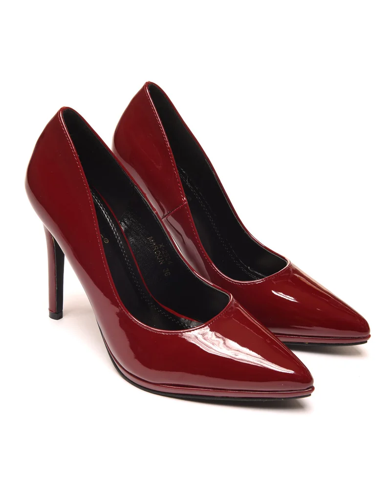 Escarpins vernis bordeaux à bout pointu