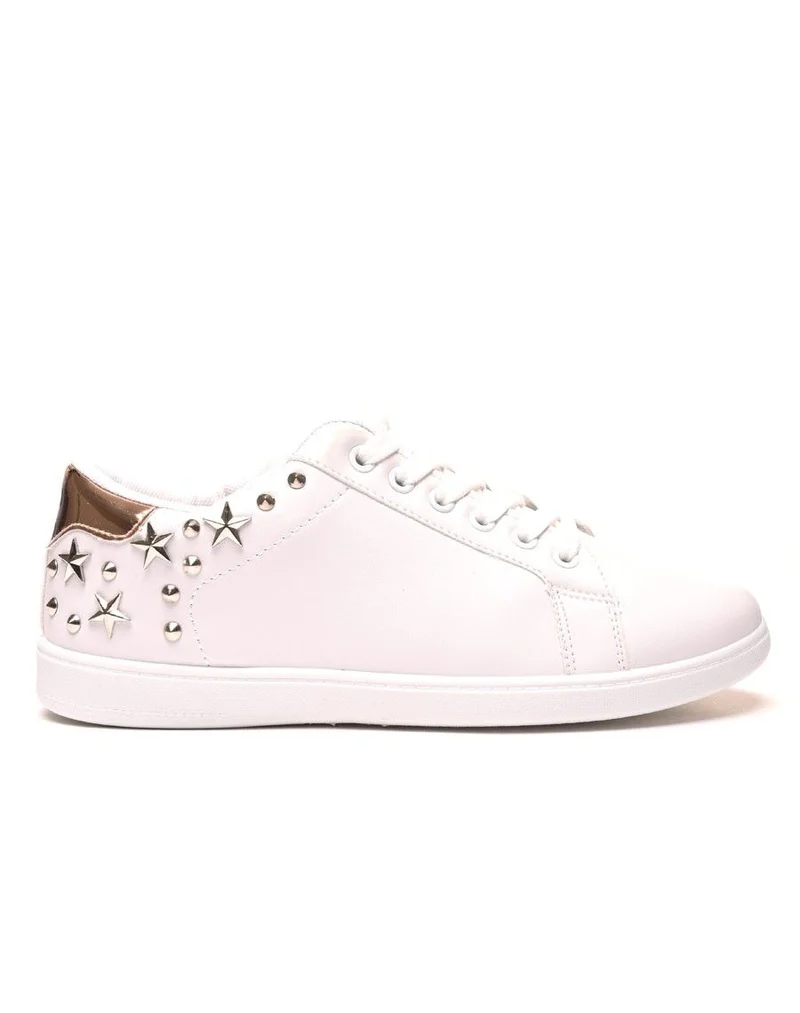 Basket blanches avec détails étoiles
