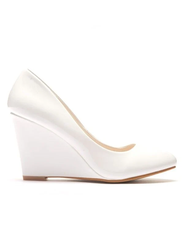 Escarpin blanc verni avec talon compensé
