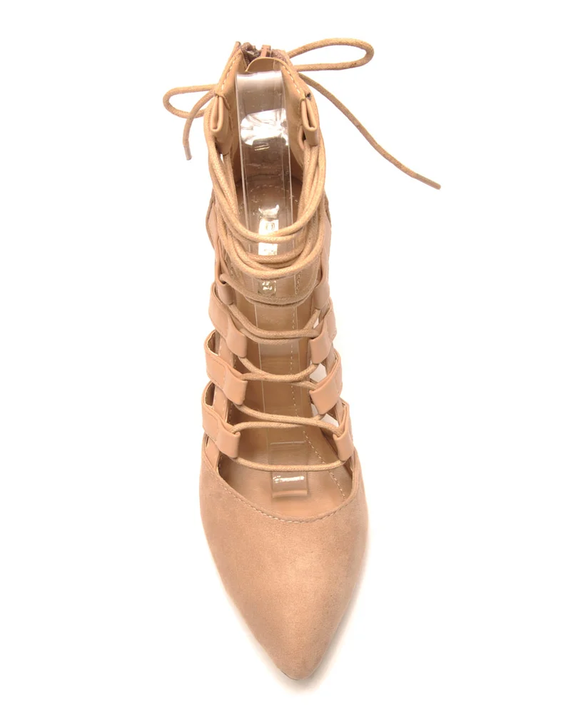 Escarpin beige lacés très tendance