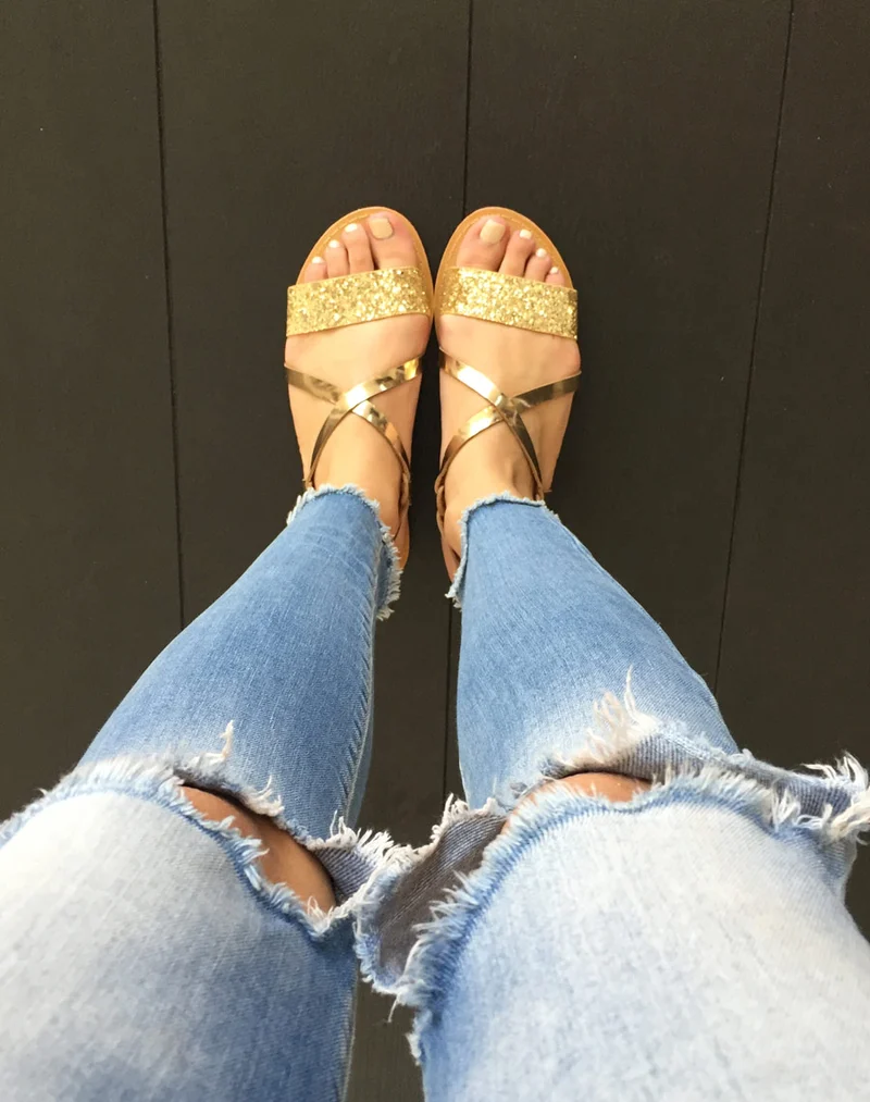 Nu-pieds doré pailleté