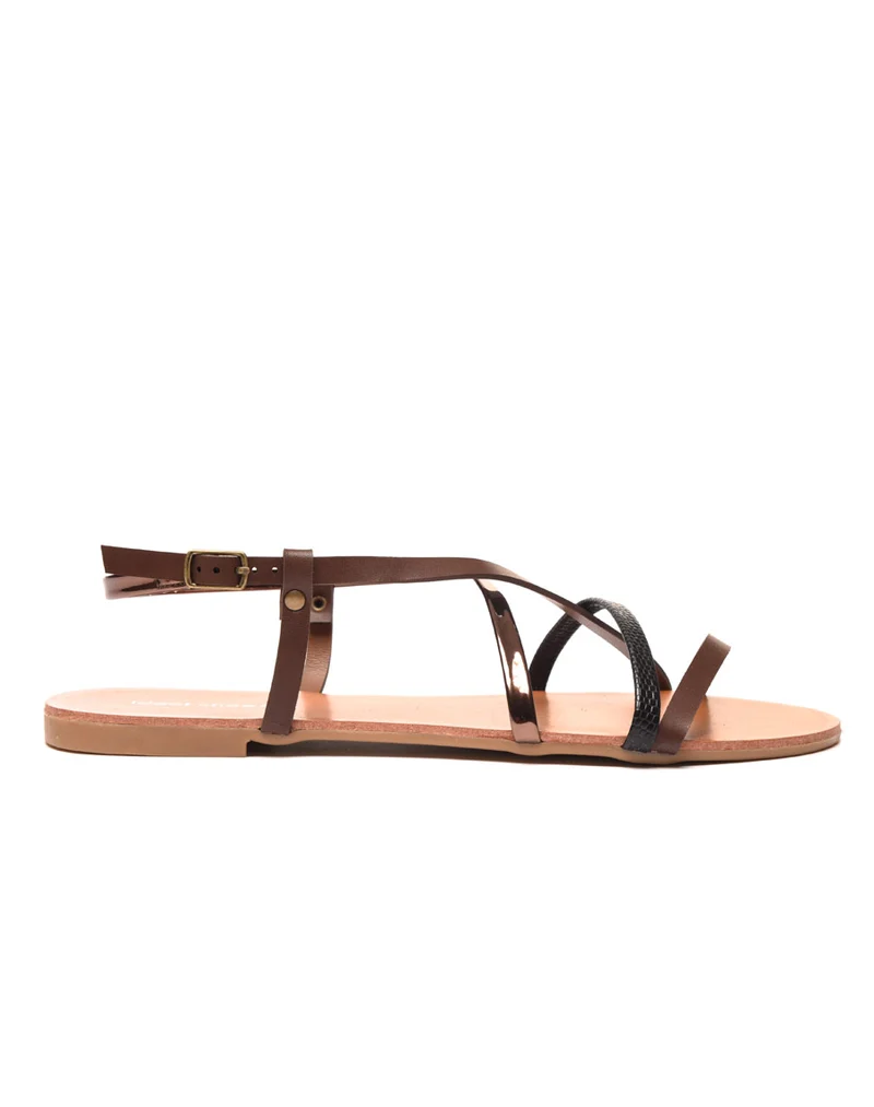 Sandale marron avec brides vernis et imprimé