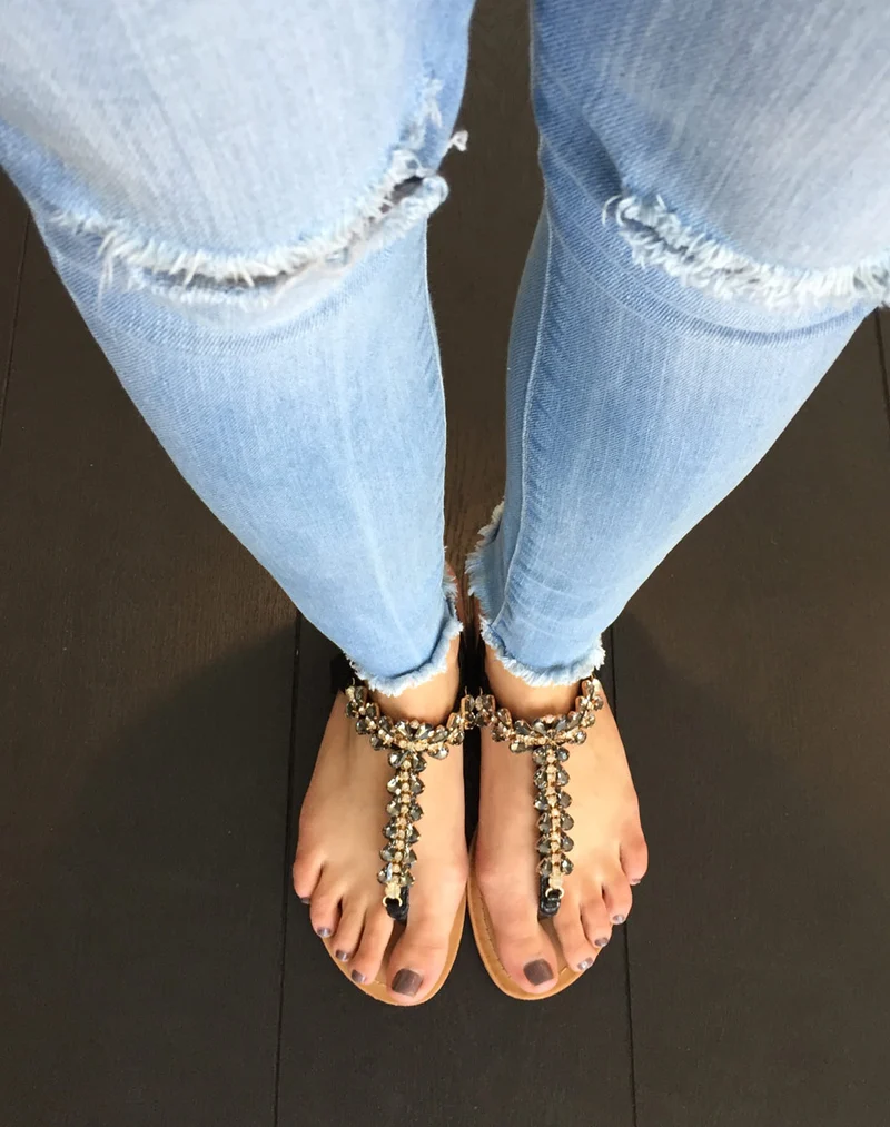 Sandale noire avec perles