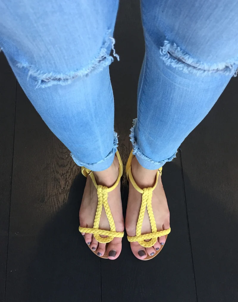 Sandale/nu pieds tressé jaune