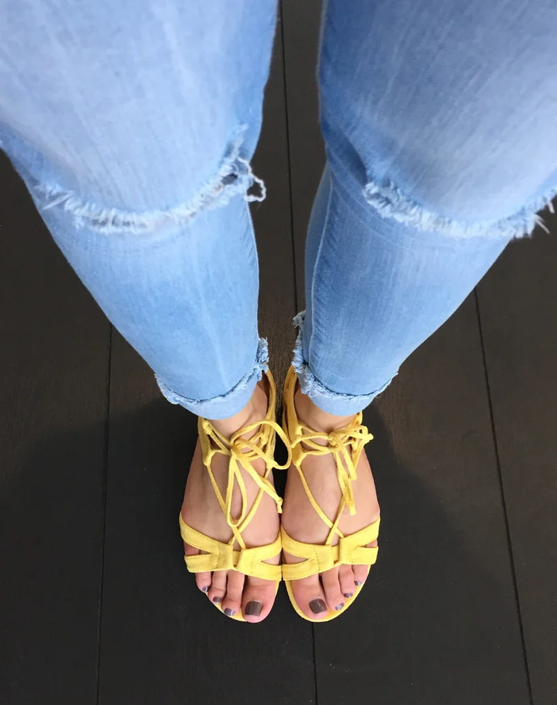 Sandale jaune effet suédine