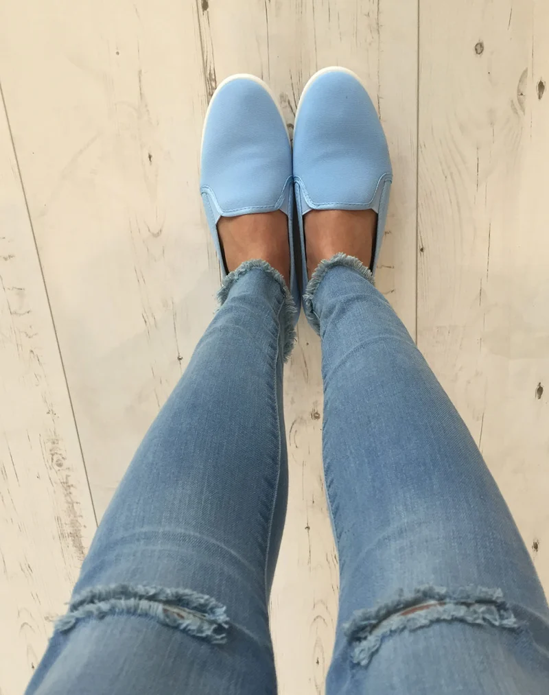 Slippers bleues légères et confortables