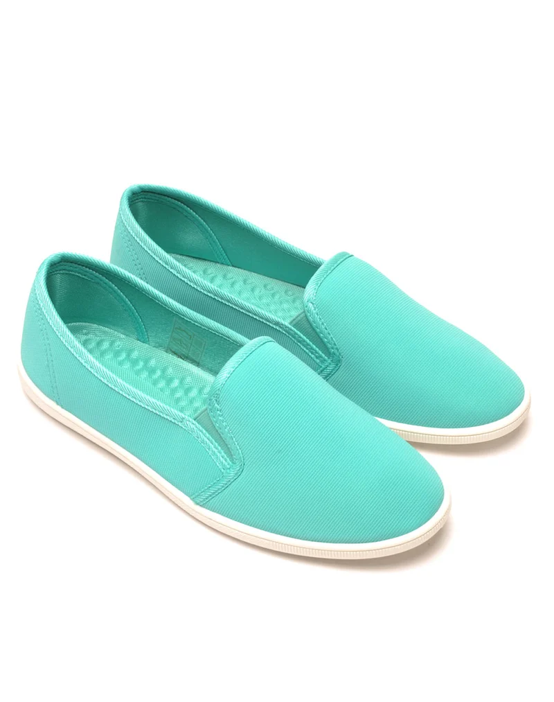 Slippers vertes légères et confortables