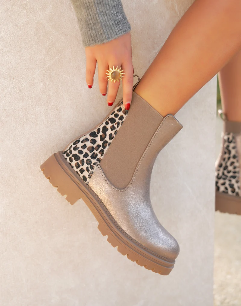 Bottines Chelsea taupe irisées à imprimé léopard