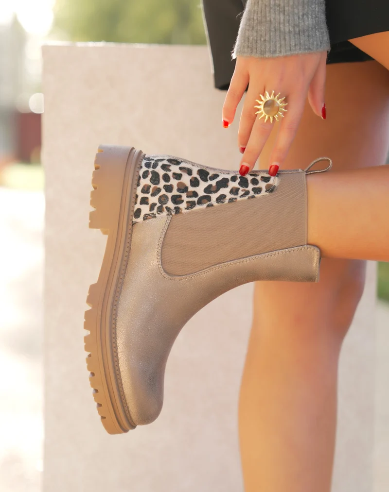 Bottines Chelsea taupe irisées à imprimé léopard