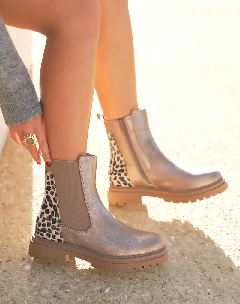 Bottines Chelsea taupe irisées à imprimé léopard
