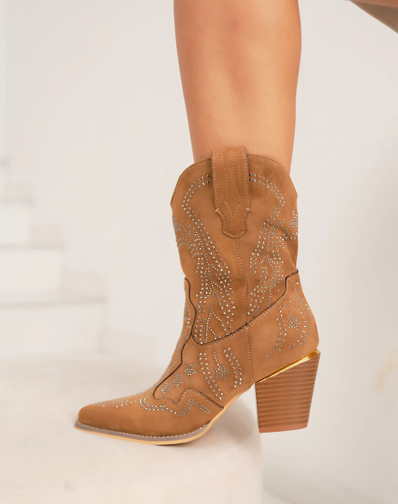 Bottines camel à strass en suédine style santiags