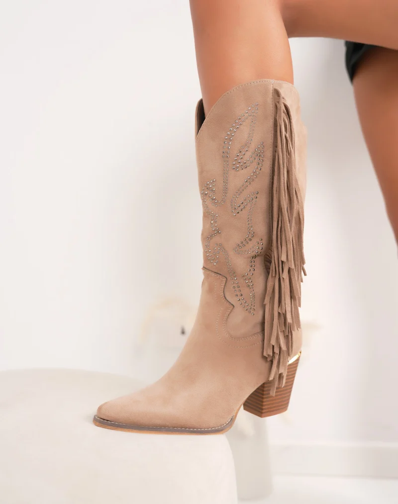 Bottes beige western en suédine avec franges et strass