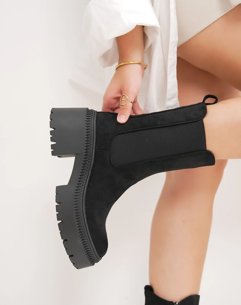 Bottines femme noires en suédine à plateforme et semelle crantée tendance