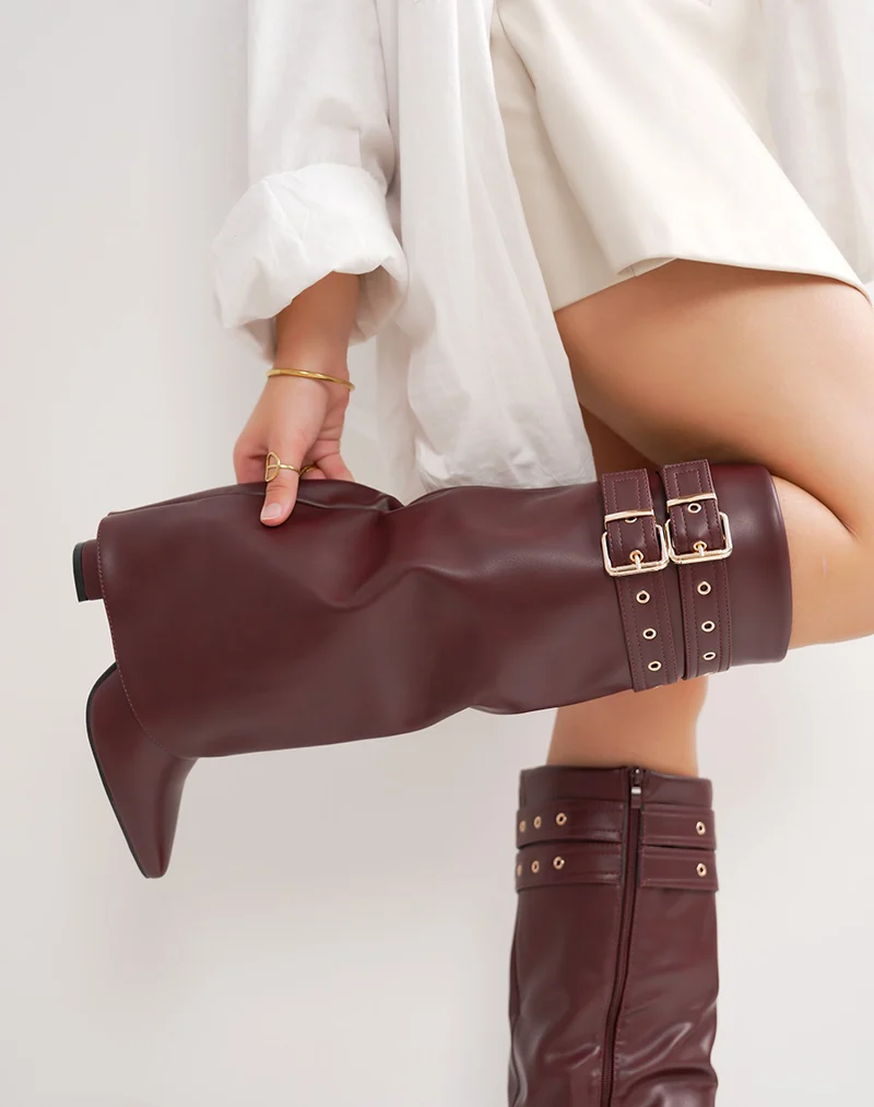 Bottes femme bordeaux à revers avec double lanière dorée et talon haut 9cm