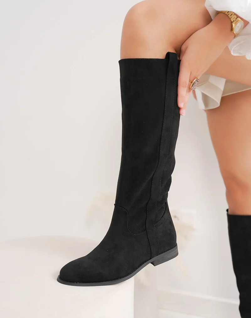 Bottes femme noires en suédine à petit talon confort et élégance