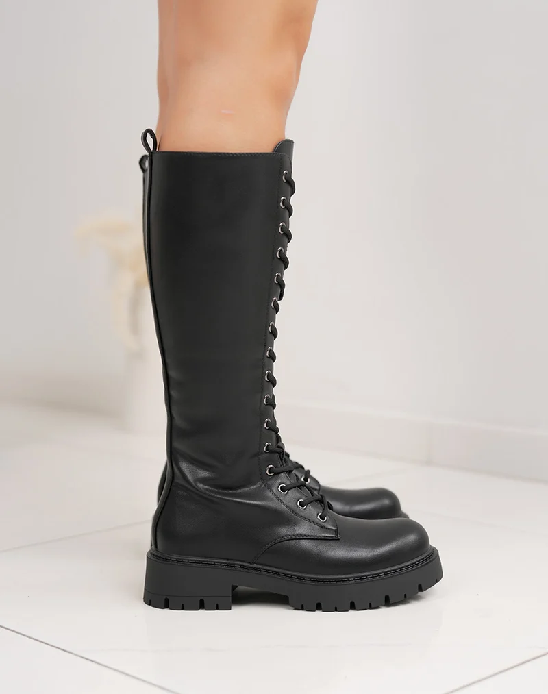 Bottes femme noires hautes à lacets montants et semelle crantée tendance