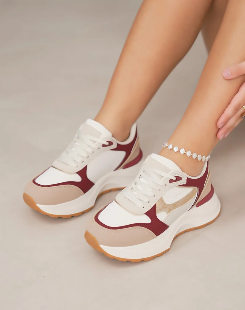 Basket femme beige épaisse tendance avec empiècements bordeaux et léopard brillant