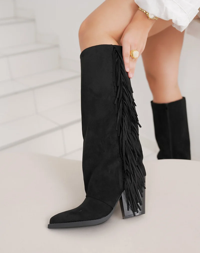 Bottes femme noires tendance en suédine avec franges, talon carré et bout pointu