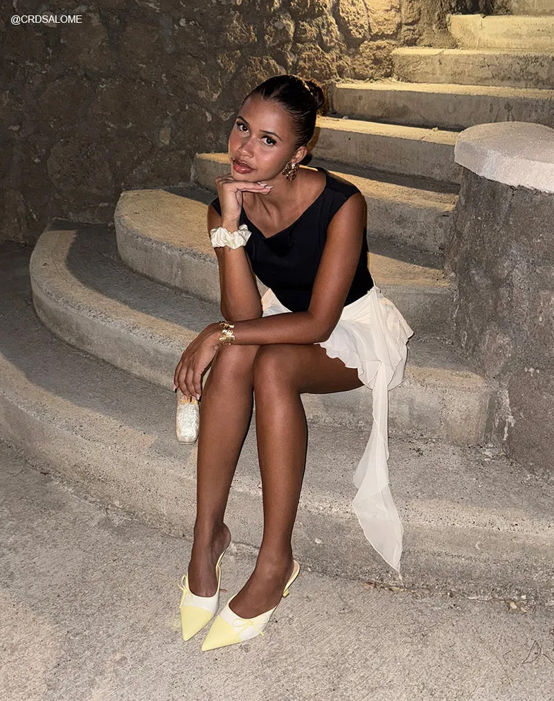 Escarpins femme beige et jaune – à bout pointu vernis avec nœud élégant