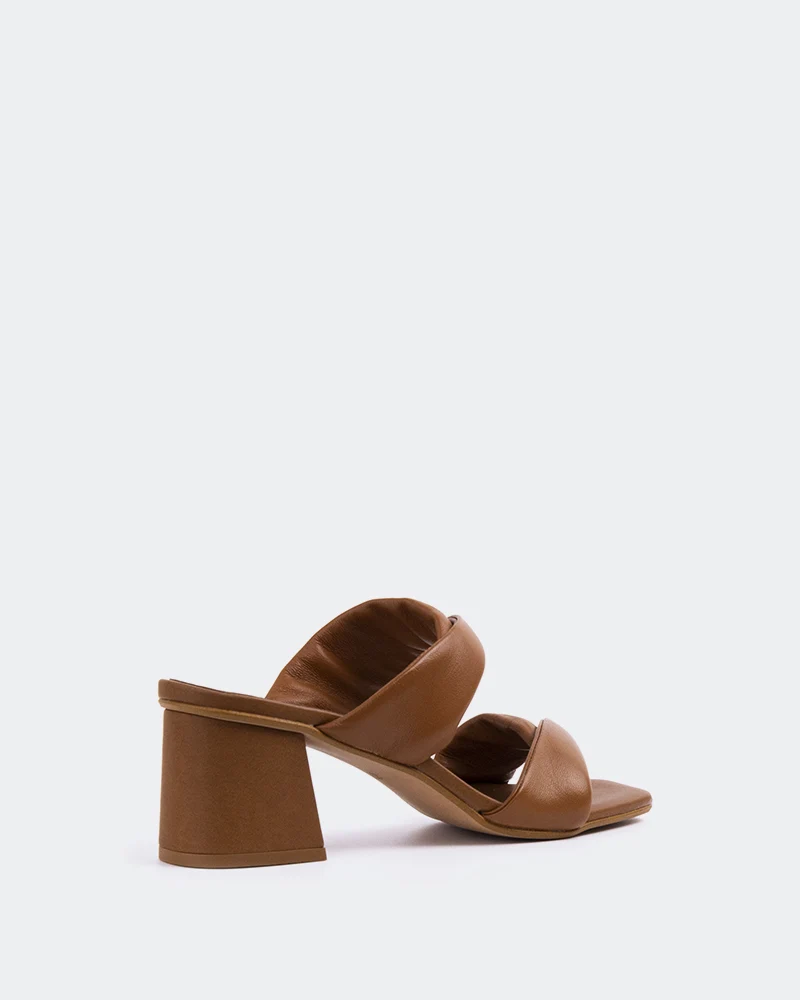 Busto Tan Leather