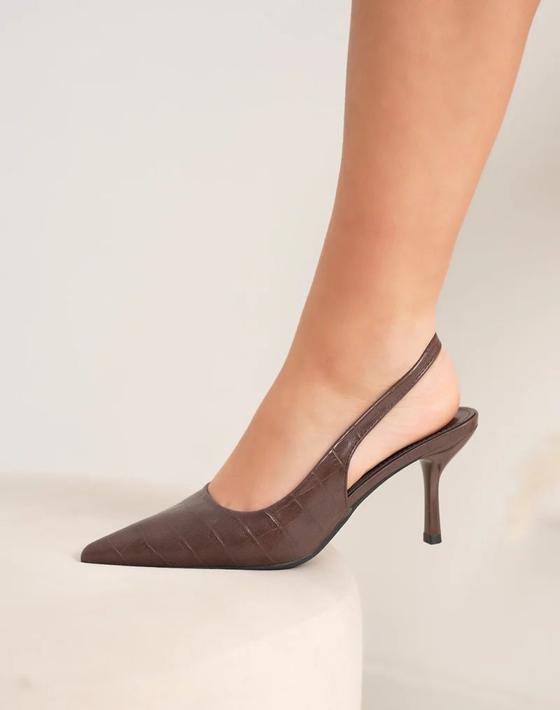 Escarpins femme marron effet croco à bout pointu et talon aiguille élégant