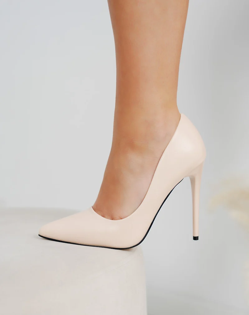 Escarpins femme beige mat à talon aiguille chic et intemporel