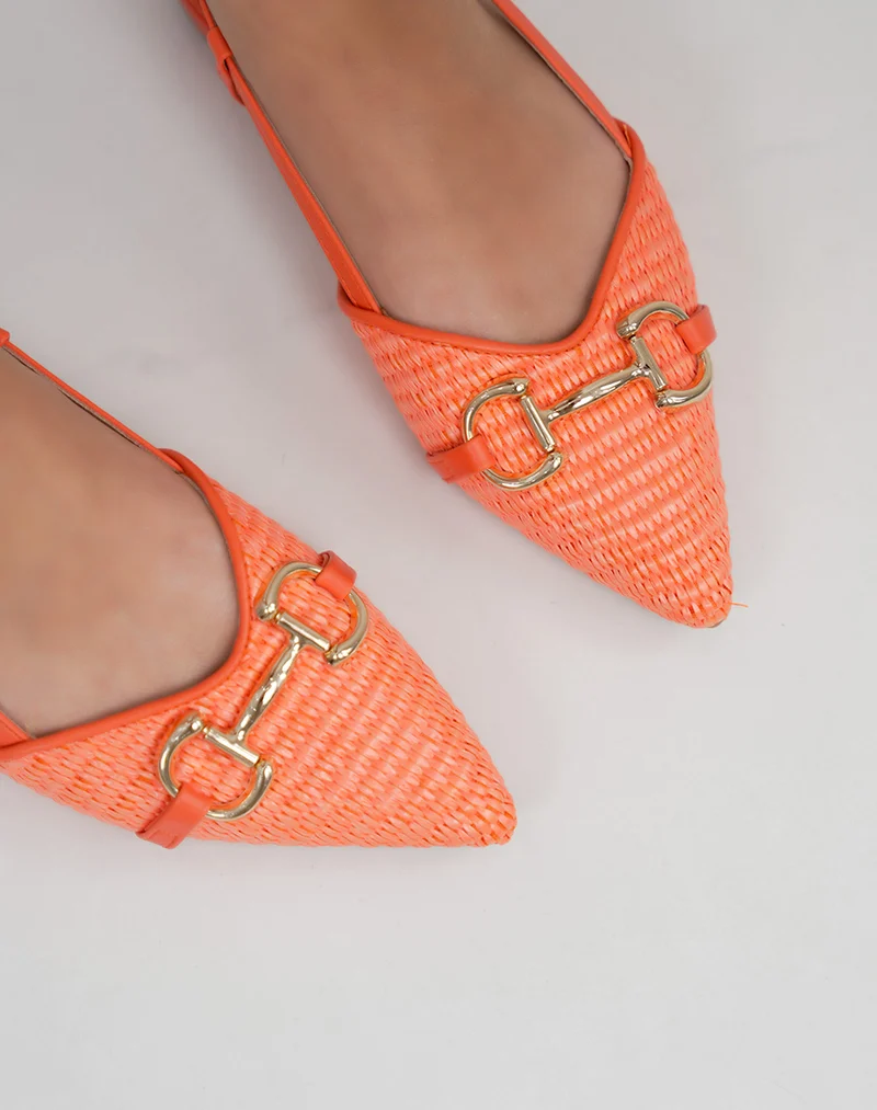 Mules femme orange plates effet tissé tendance à bout pointu avec bijou doré et bride réglable