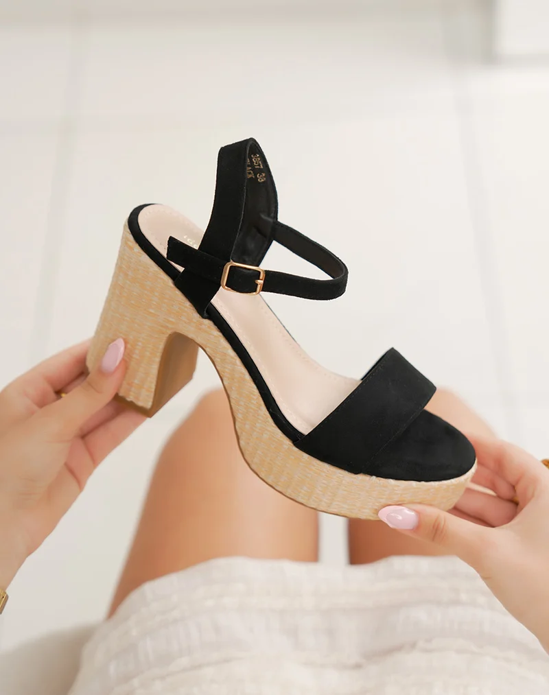 Sandales femme noires en suédine à talon carré effet tissé