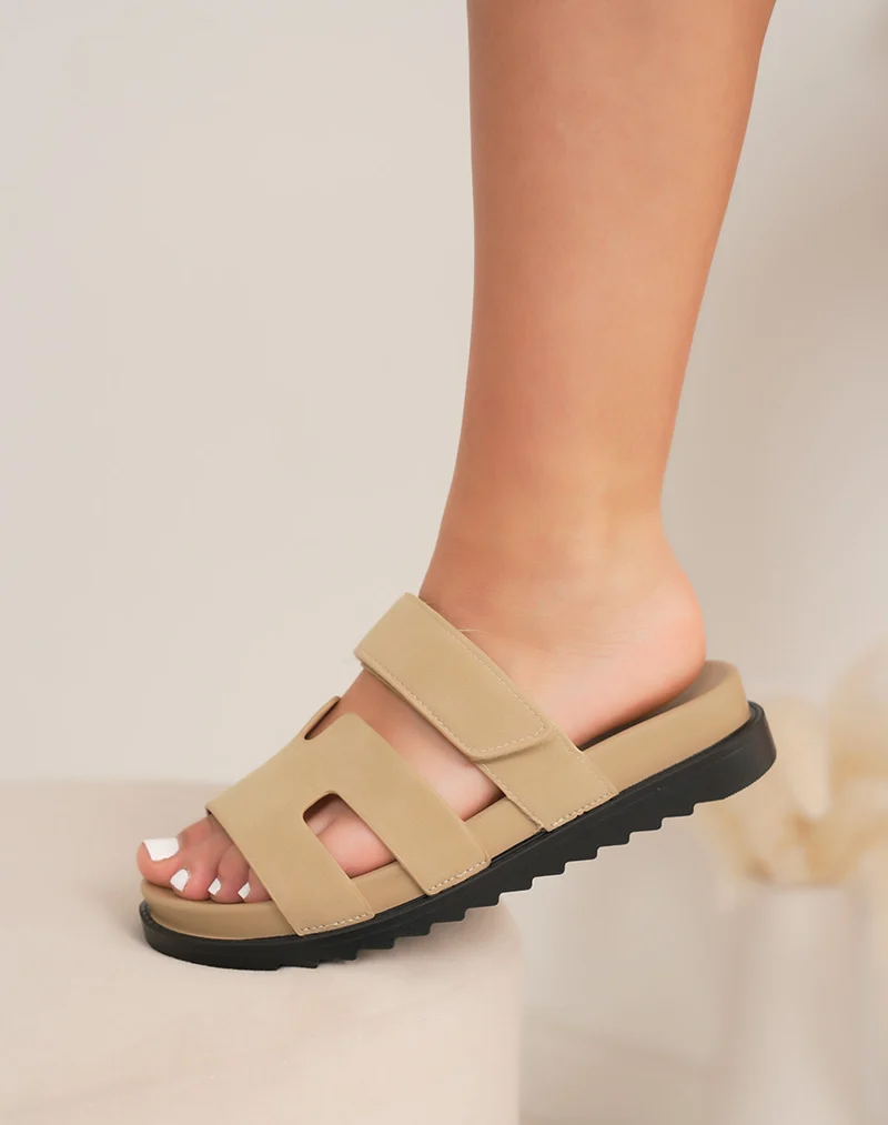 Mules femme beige tendance avec bride et scratch ajustable