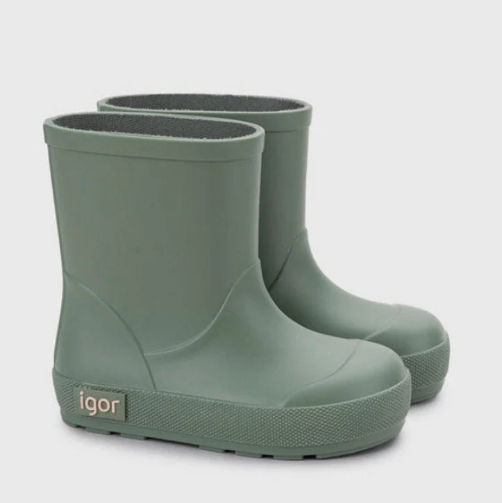 Igor Barefoot Yogi Verde II