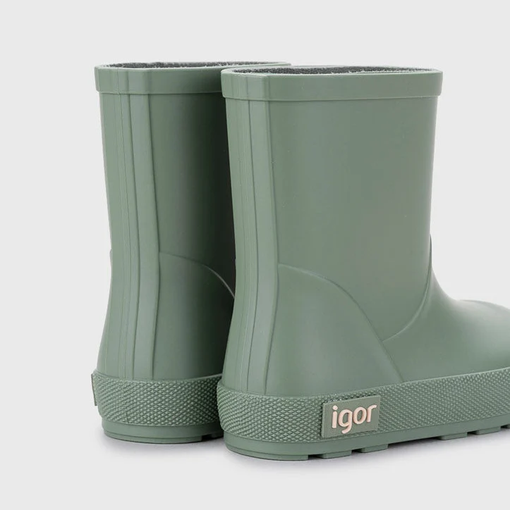 Igor Barefoot Yogi Verde II