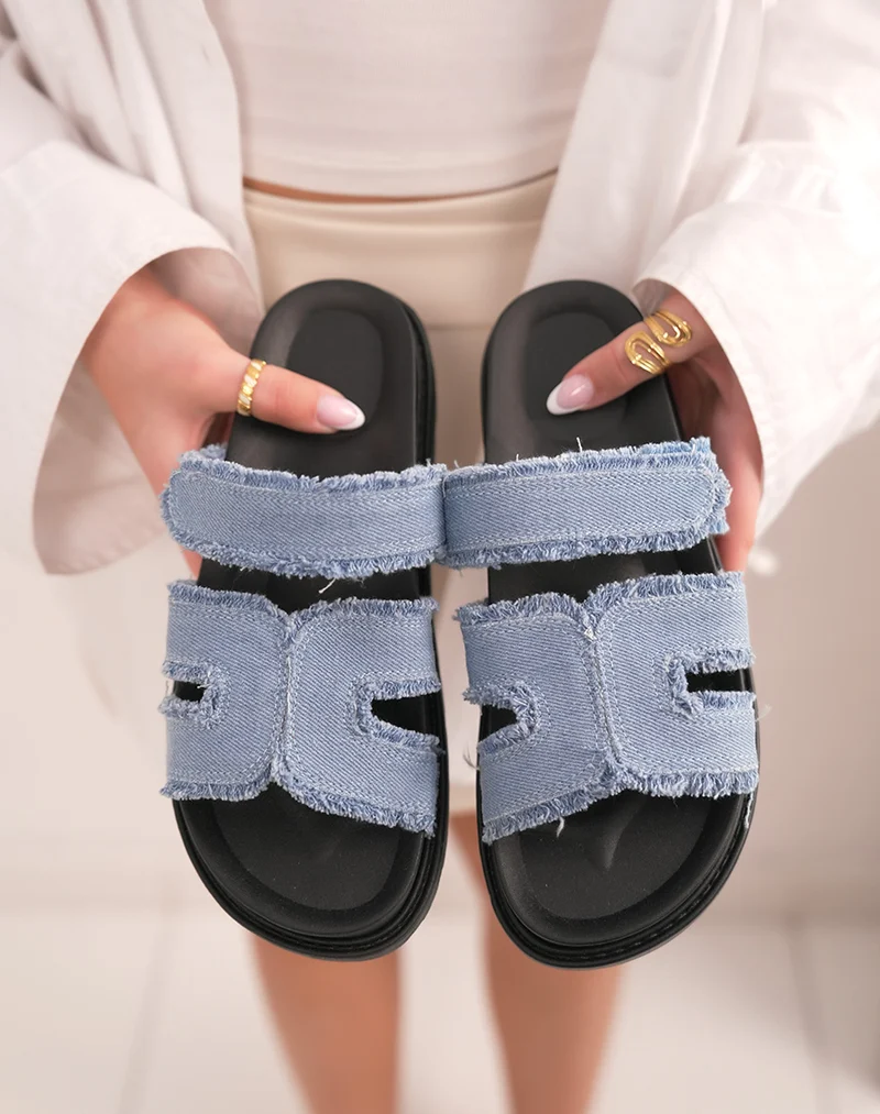 Mules femme en jean bleu déchiré tendance à double brides et semelle noire