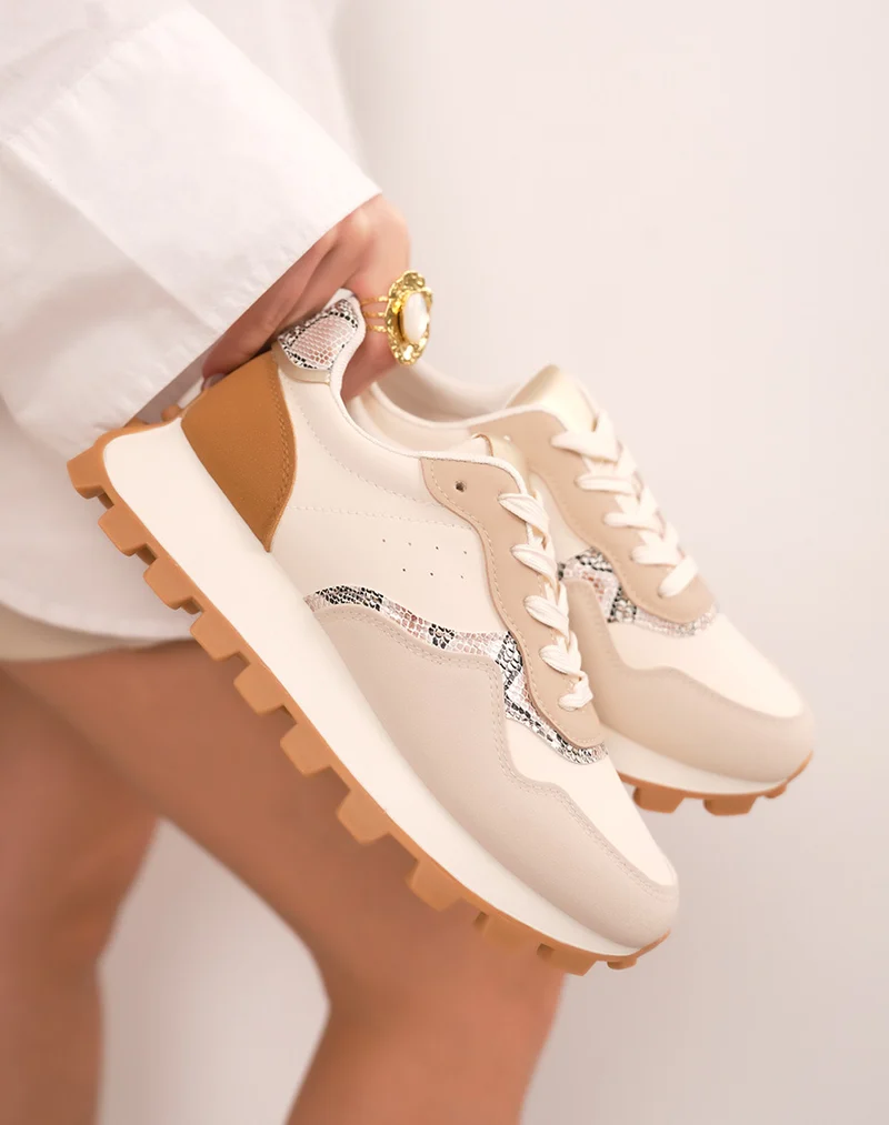 Baskets femme beige tendance à semelle crantée et détails croco effet python