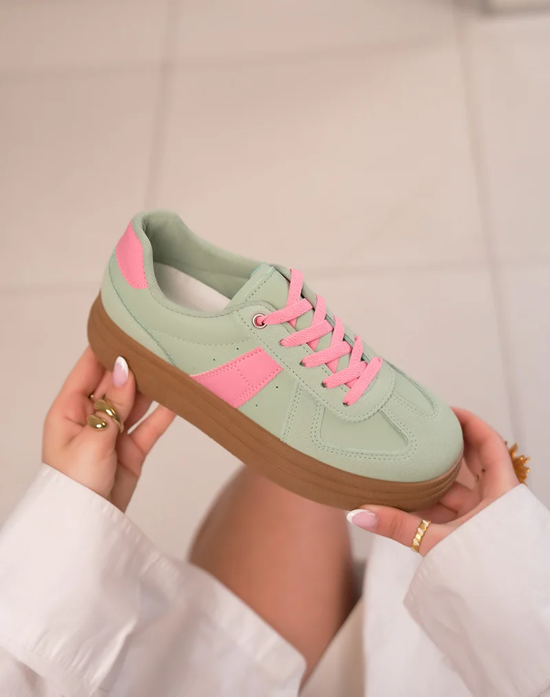 Baskets femme vertes tendance à triple plate-forme camel et détails rose pastel