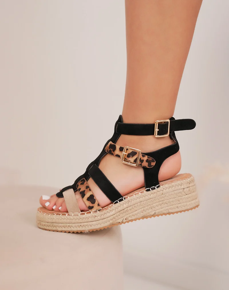 Sandales femme compensées noires léopard élégantes à brides croisées et semelle en jute