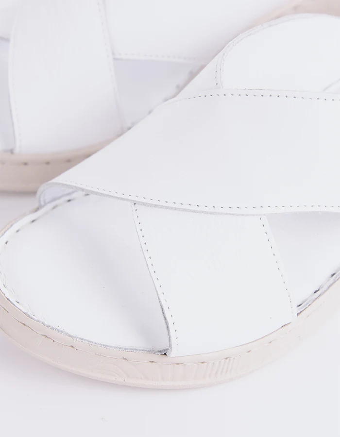 Govina White Leather
