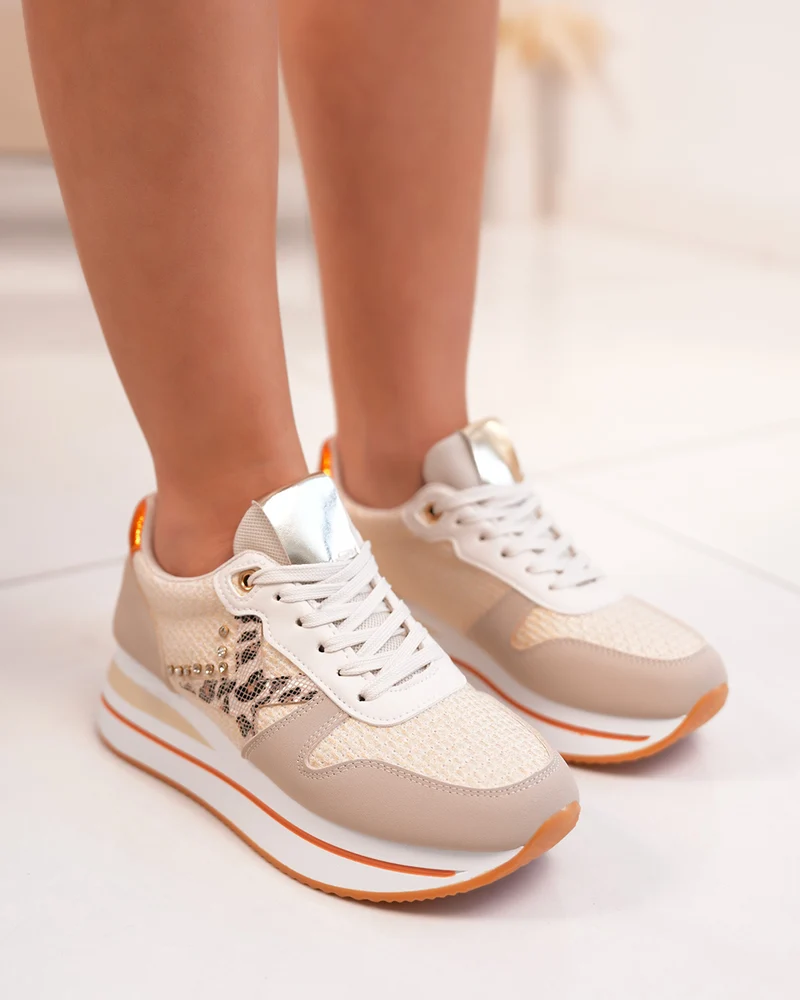 Basket femme beige et orange tendance avec broderie, strass et détail léopard