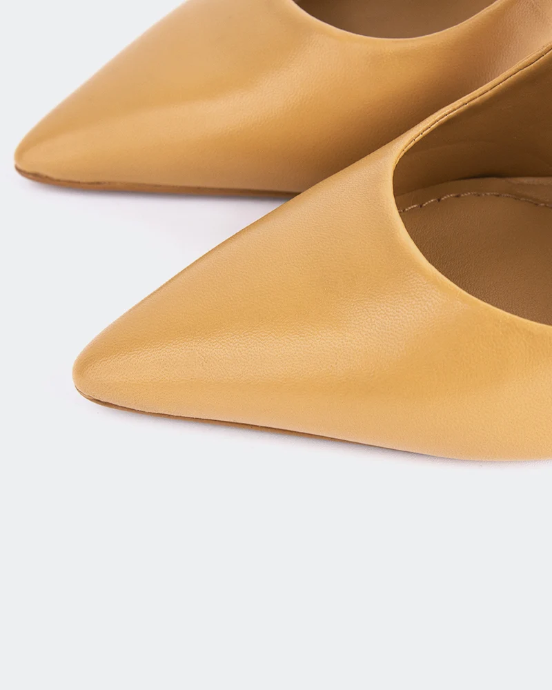 Janeiro Camel Leather