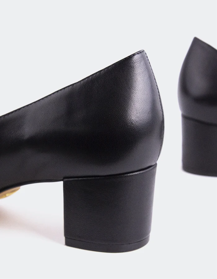 Raynan Black Leather