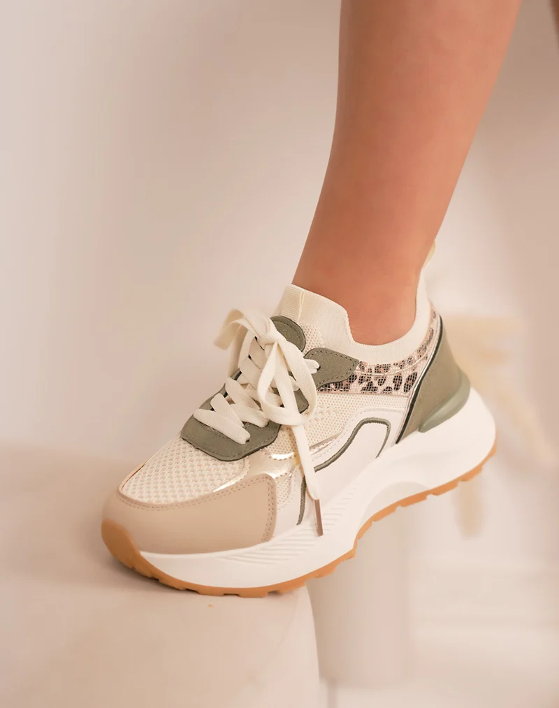 Basket femme beige clair à empiècements kaki et léopard avec grosse plate-forme